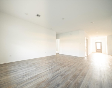 2611 Olivine Stone Drive - Photo Thumbnail 9