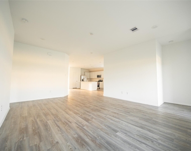 2611 Olivine Stone Drive - Photo Thumbnail 8