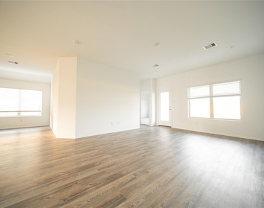 2611 Olivine Stone Drive - Photo Thumbnail 7