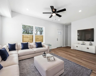 2018 Hampton Street - Photo Thumbnail 1