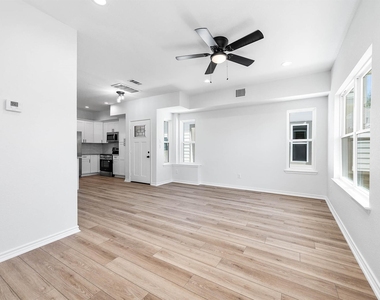 2018 Hampton Street - Photo Thumbnail 13