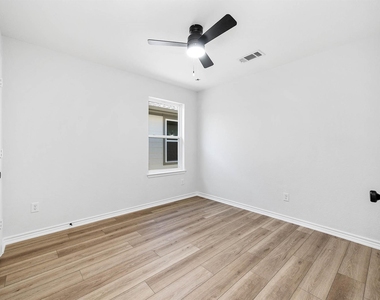2018 Hampton Street - Photo Thumbnail 25