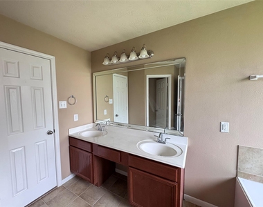 25210 Ginger Ranch Drive - Photo Thumbnail 10