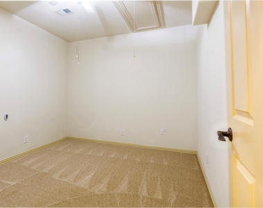 62 Longsford Circle - Photo Thumbnail 32