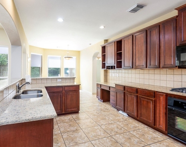 62 Longsford Circle - Photo Thumbnail 8