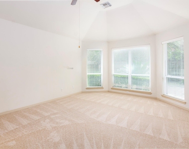 62 Longsford Circle - Photo Thumbnail 24