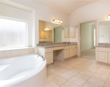 62 Longsford Circle - Photo Thumbnail 26