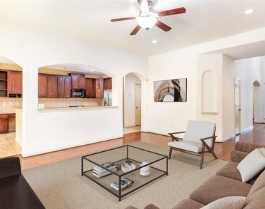 62 Longsford Circle - Photo Thumbnail 4