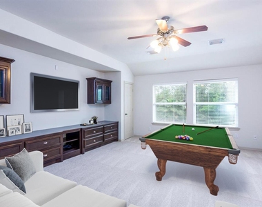 62 Longsford Circle - Photo Thumbnail 5