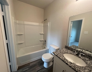 2520 18th Street - Photo Thumbnail 3