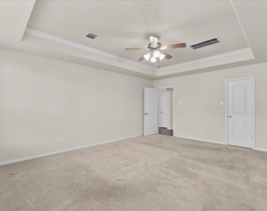 2246 Oakleaf Trail Lane - Photo Thumbnail 23
