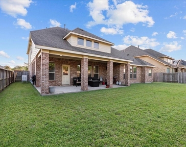 2246 Oakleaf Trail Lane - Photo Thumbnail 42