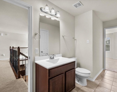 2246 Oakleaf Trail Lane - Photo Thumbnail 36