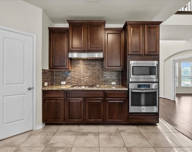 2246 Oakleaf Trail Lane - Photo Thumbnail 19