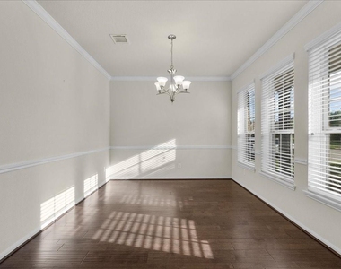 2246 Oakleaf Trail Lane - Photo Thumbnail 3