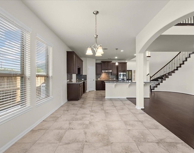 2246 Oakleaf Trail Lane - Photo Thumbnail 15