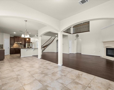 2246 Oakleaf Trail Lane - Photo Thumbnail 12