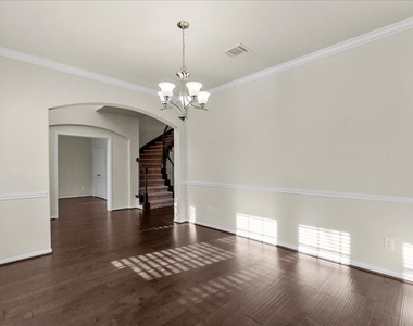 2246 Oakleaf Trail Lane - Photo Thumbnail 5
