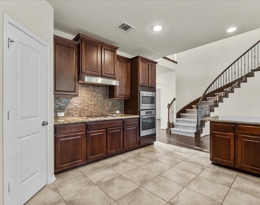 2246 Oakleaf Trail Lane - Photo Thumbnail 20