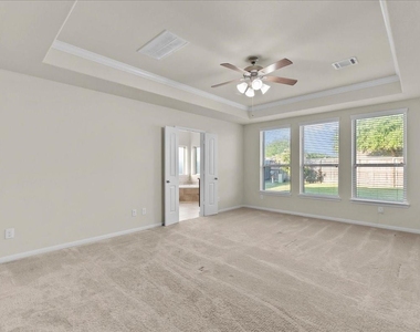 2246 Oakleaf Trail Lane - Photo Thumbnail 22