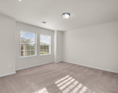 2246 Oakleaf Trail Lane - Photo Thumbnail 33