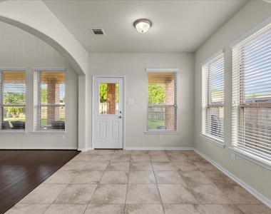 2246 Oakleaf Trail Lane - Photo Thumbnail 14