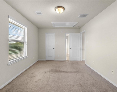 2246 Oakleaf Trail Lane - Photo Thumbnail 29