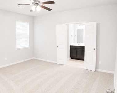 124 Camelot Place Court - Photo Thumbnail 17