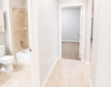 124 Camelot Place Court - Photo Thumbnail 23