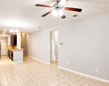 124 Camelot Place Court - Photo Thumbnail 11