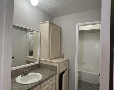 11507 Meadow Lane - Photo Thumbnail 14
