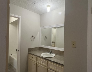 11507 Meadow Lane - Photo Thumbnail 16