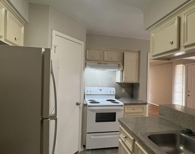 11507 Meadow Lane - Photo Thumbnail 13