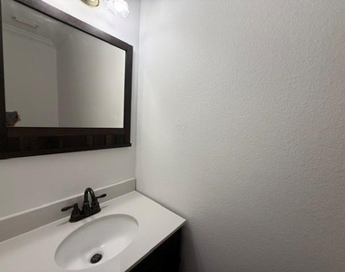 15106 Turphin Way - Photo Thumbnail 8