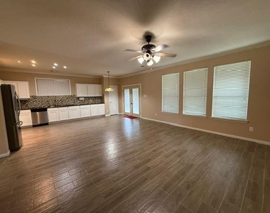 15106 Turphin Way - Photo Thumbnail 3