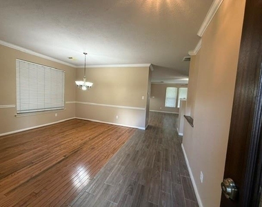 15106 Turphin Way - Photo Thumbnail 1