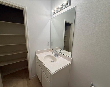 15106 Turphin Way - Photo Thumbnail 13