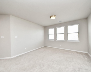 24754 Levante Drive - Photo Thumbnail 9