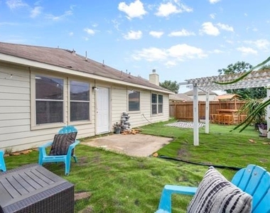 5915 Shining Leaf Court - Photo Thumbnail 14