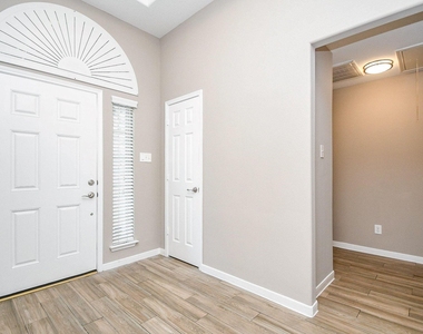4915 Ibis Lake Court - Photo Thumbnail 4