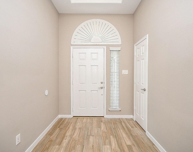 4915 Ibis Lake Court - Photo Thumbnail 3