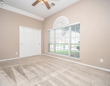 4915 Ibis Lake Court - Photo Thumbnail 6