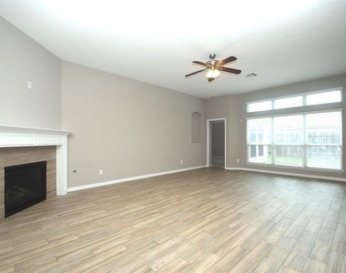 4915 Ibis Lake Court - Photo Thumbnail 17