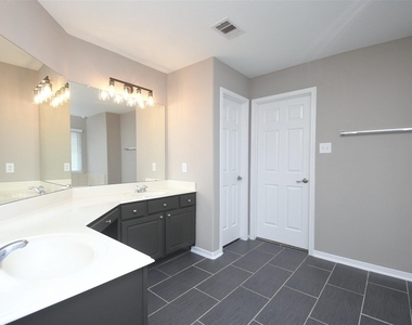4915 Ibis Lake Court - Photo Thumbnail 35