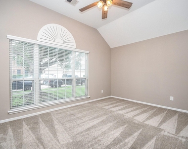 4915 Ibis Lake Court - Photo Thumbnail 5
