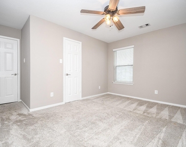 4915 Ibis Lake Court - Photo Thumbnail 11