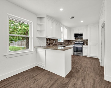 470 Beresford Street - Photo Thumbnail 4