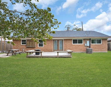 470 Beresford Street - Photo Thumbnail 17