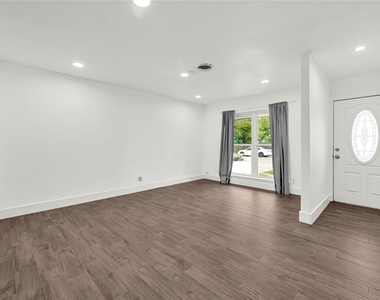 470 Beresford Street - Photo Thumbnail 7