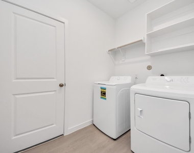 904 Capracotta Drive - Photo Thumbnail 11